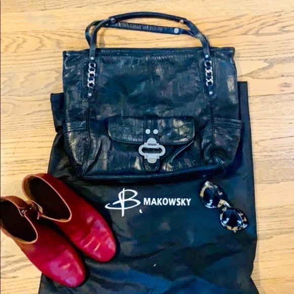 B Makowsky Leather Tote with Chain Accents - Picture 1 of 6